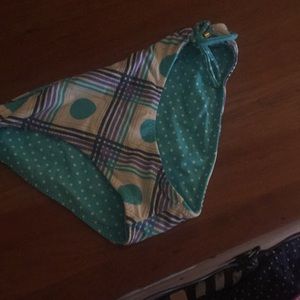 Reversible bathing suit bottoms